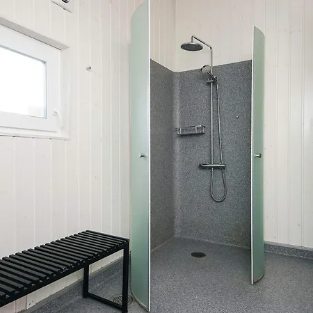 6 Person In Bjert Binderup Strand